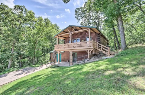 Enjoy Some Much Needed Peace And Quiet At This Charming Missouri Cabin