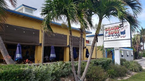 The Best BBQ In Florida Is Served At This Iconic Hole-In-The-Wall Restaurant