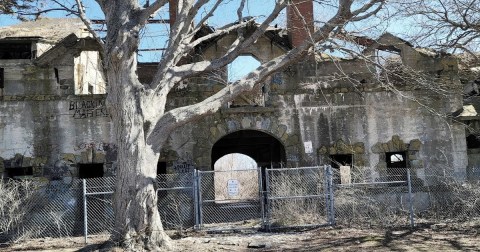 Brenton Point State Park Might Just Be The Most Haunted Park In Rhode Island