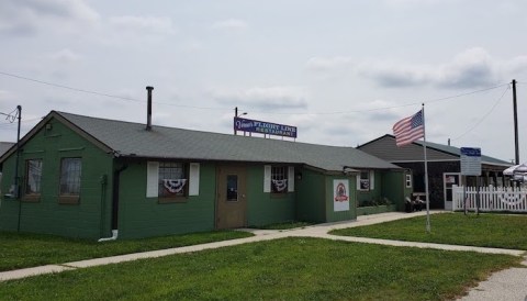 You'd Never Guess Some Of The Best Diner Food In New Jersey Is Hiding In This Airport Shed