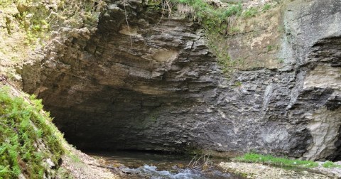 The One Iowa Cave That’s Filled With Ancient Mysteries