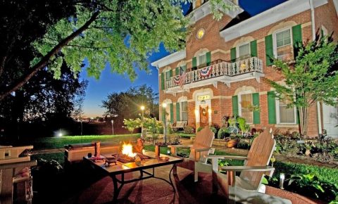 hidden gem bed and breakfast in Galena, Illinois