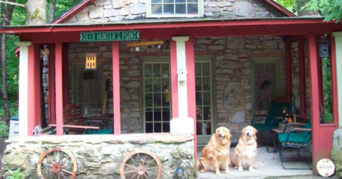 Enjoy Some Much Needed Peace And Quiet At This Charming Pennsylvania Cabin