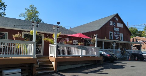 On Your Way To Amish Country, Enjoy A Meal At This Hidden Gem BBQ Spot In New Jersey