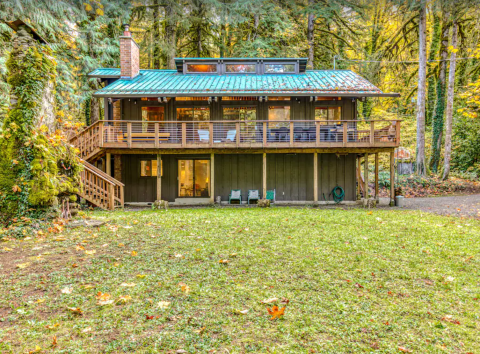 Sleep On The Riverfront At This Wondrous Cabin In Oregon