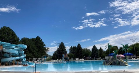 One Of Washington's Coolest Aqua Parks, Surf 'N Slide Will Make You Feel Like A Kid Again