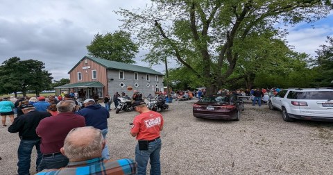 The Middle-Of-Nowhere General Store With Some Of The Best Burgers In Illinois