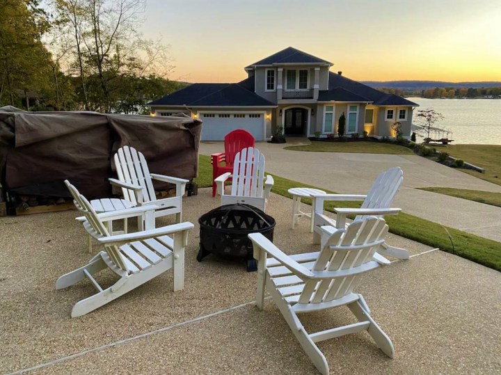 waterfront VRBO in Hot Springs