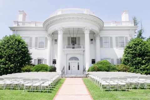 You’ll Want To Plan A Day Trip To One Of Tennessee's Most Magical Mansion And Estate