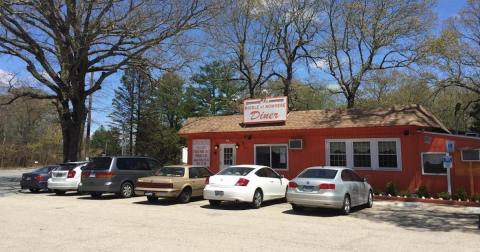 This Rhode Island Diner In The Middle Of Nowhere Is Downright Delicious