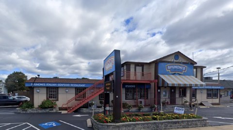 If Pasta Is Your Love Language, You'll Be In Heaven At Spumoni’s Restaurant In Rhode Island