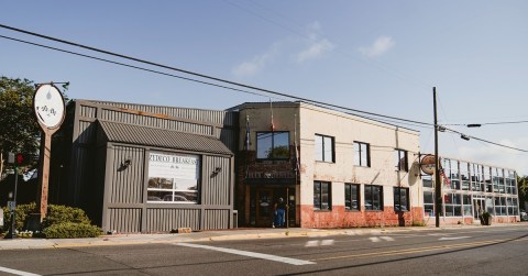 This Eclectic Restaurant In Louisiana Has A Zydeco Breakfast Every Saturday