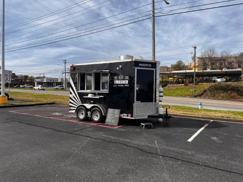 This Tiny But Delicious Food Truck In Tennessee Proves That Good Things Come In Small Packages