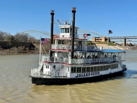 This Seneic Riverboat Cruise In Tennessee Is The Best Way To Start A Summer Day