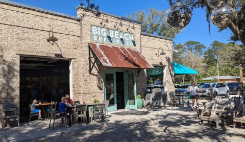 The Family-Friendly Brewery In Alabama That Just Might Be Your New Favorite Hangout