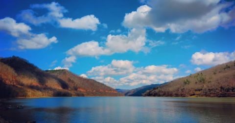 10 Gorgeous Lakes In West Virginia That You Must Check Out This Summer