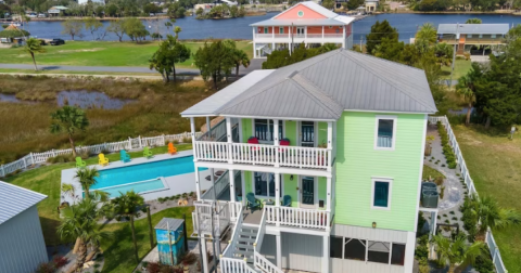 This Florida Retreat In The Middle Of Nowhere Will Make You Forget All Of Your Worries