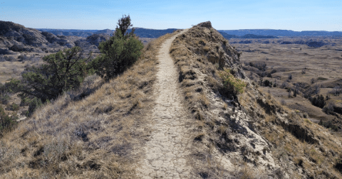 18 Best Hikes In North Dakota: The Top-Rated Hiking Trails To Visit In 2024