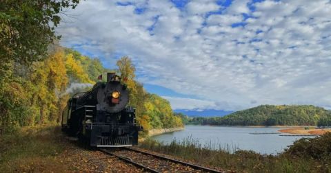 5 Memorable Train Day Trips You Can Take In North Carolina