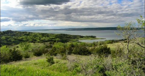 The Small Town Lake In South Dakota That's An Idyllic Summer Day Trip