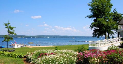 8 Gorgeous Lakes To Visit Around Buffalo This Summer