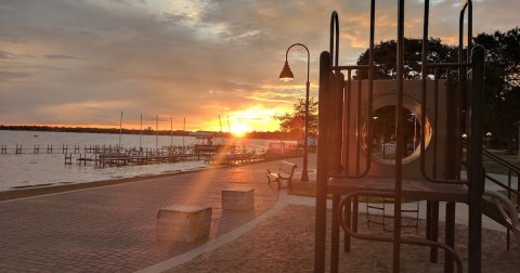 This Hidden Lakeside Beach With A Splash Pad In Iowa Is A Stellar Summer Adventure