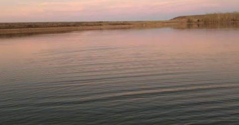 The Small Town Lake In Kansas That's An Idyllic Summer Day Trip