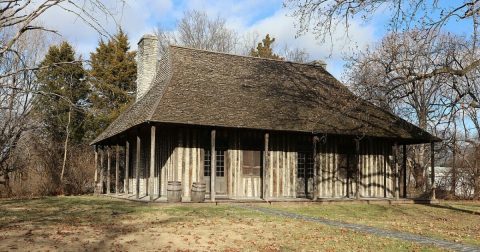 oldest building in Illinois