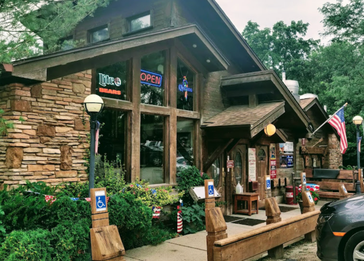 upscale lakefront restaurant in Lake Villa, Illinois