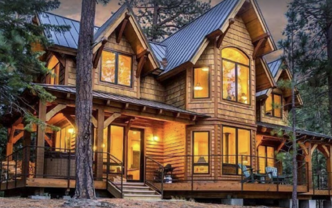 Enjoy Some Much Needed Peace And Quiet At This Charming Oregon Cabin