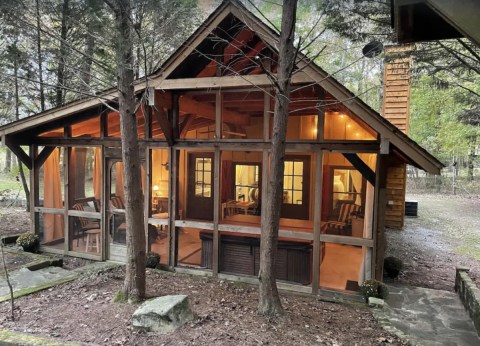 This Rustic Cabin In Alabama Is The Perfect Place For A Relaxing Getaway