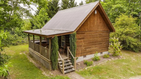 This Alabama Cabin In The Middle Of Nowhere Will Make You Forget All Of Your Worries