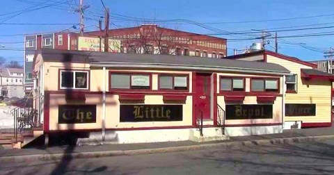 This Tiny But Delicious Diner In Massachusetts Proves That Good Things Come In Small Packages