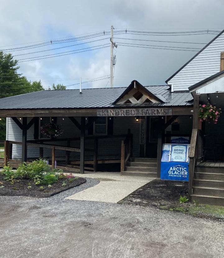 Exterior of Kindred Farms Market & Bakery