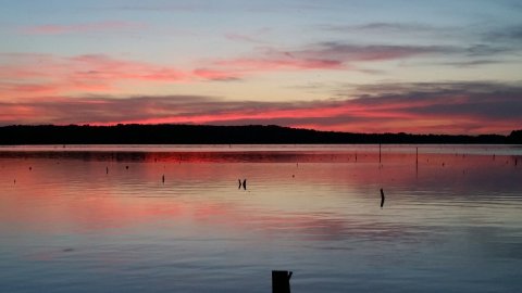 The Small Town Lake In Texas That's An Idyllic Summer Day Trip