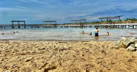 The One Pristine Inland Beach In South Carolina That Will Make You Swear You're On The Coast