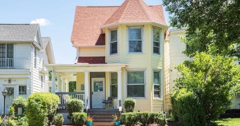 This Charming Victorian Home In Iowa Is The Perfect Place For A Relaxing Getaway