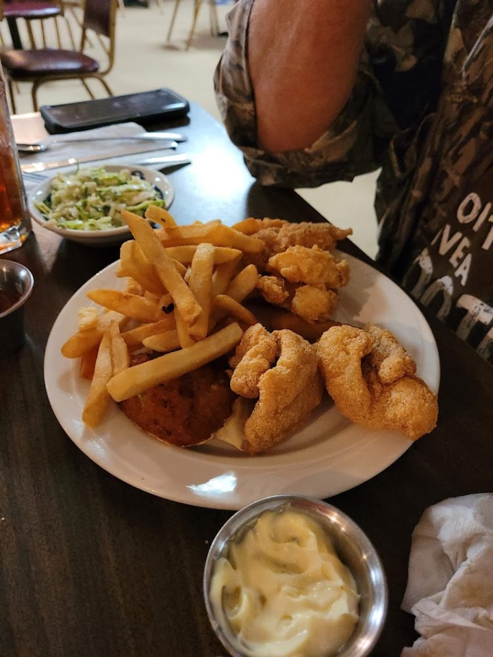 famous catfish restaurants in Arkansas