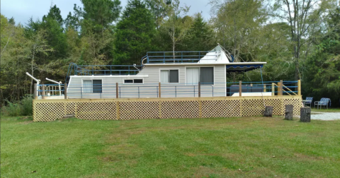 This Dry-Docked Boat Is A Unique Place To Stay In The Georgia Countryside