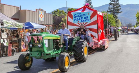 This Pear-Themed Festival In Northern California Has Been Going Strong Since 1993