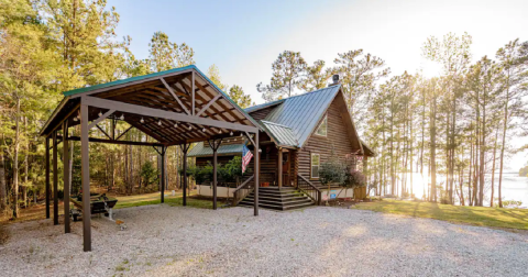 This Cozy Cabin Is The Best Home Base For Your Adventures In South Carolina's Olde English District