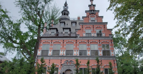 This Historic Building In Massachusetts Was Displayed At the 1893 World's Fair And Was Reconstructed Hundreds of Miles Away