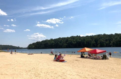 The One Pristine Inland Beach In Alabama That Will Make You Swear You're On The Coast