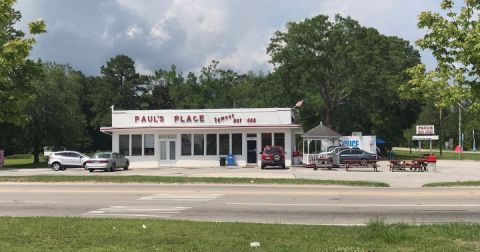 This Iconic North Carolina Hot Dog Diner Is Part Of American History And Still Slinging All-The-Way Dogs By The Bagful