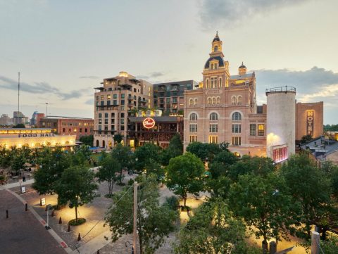 The Historic Texas Hotel That Will Transport You Back In Time