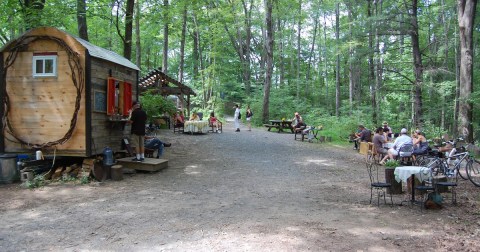 This Beautiful Empire State Trail Hike In New York Has A Mouthwatering Restaurant Right Along The Trail