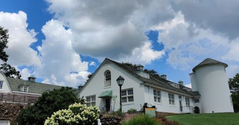 There Is A Tiny European Village Hiding In The Middle Of The City In North Carolina