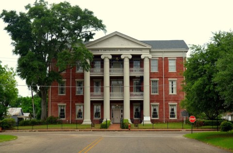 One Of The Oldest Buildings In Alabama Was Originally A Masonic School And Eventually Served As A Civil War Hospital