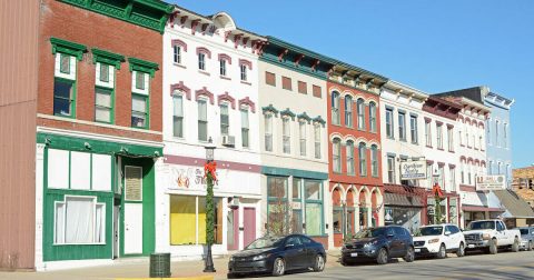 The Scenic Drive In Illinois That Runs Straight Through Countless Charming Small Towns In Southern Illinois