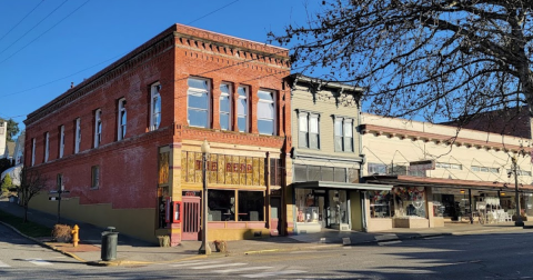 Bar Food Is Taken To A Whole New Level At This Local Saloon In Washington